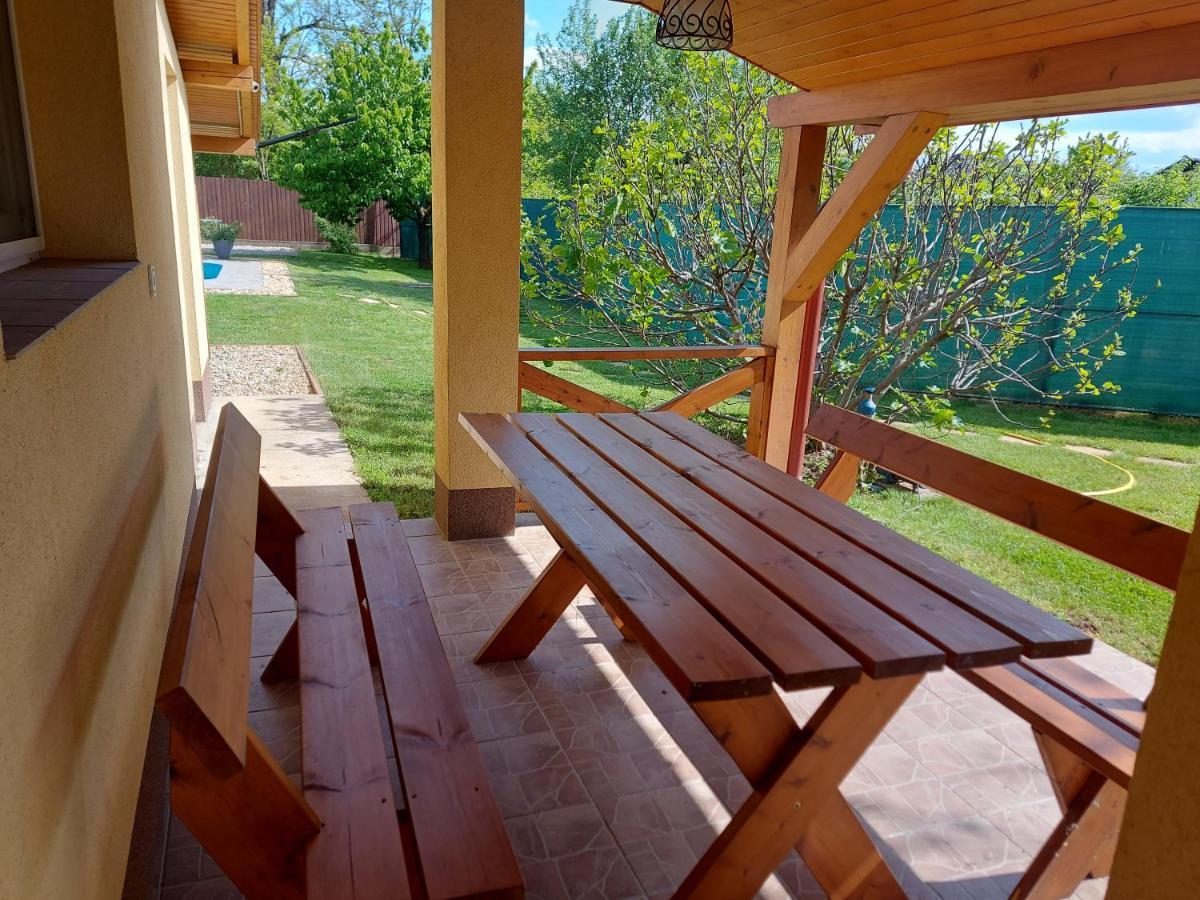 Potyka Apartman Tiszafured Exterior photo
